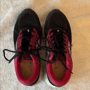 Brooks Black and Pink Women's Running Shoes size 9